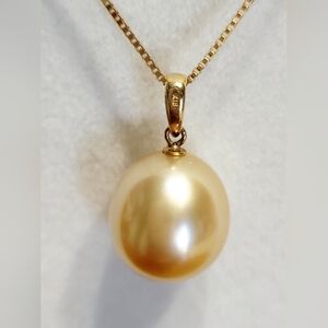Genuine South Sea Pearl Pendant only in 18K Solid Gold